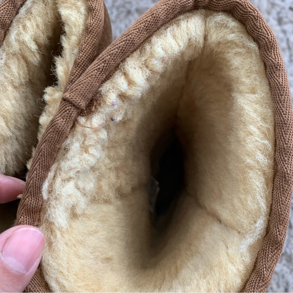 UGG Women's Classic Tall II Boot size 6 Chestnut Sheepskin Insole Suede Outer - Picture 7 of 16